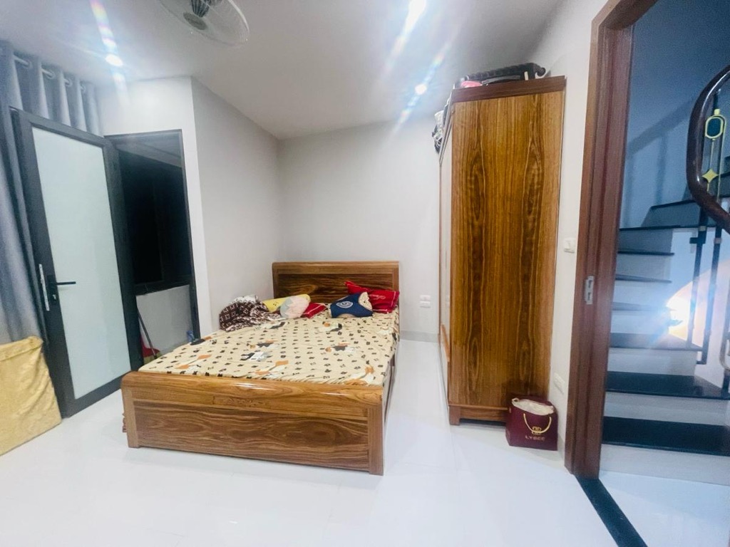 Bán nhà Trần Quý Cáp - diện tích 25.3m2 4 tầng - Lô góc, mặt ngõ kinh doanh - giá 11 tỷ