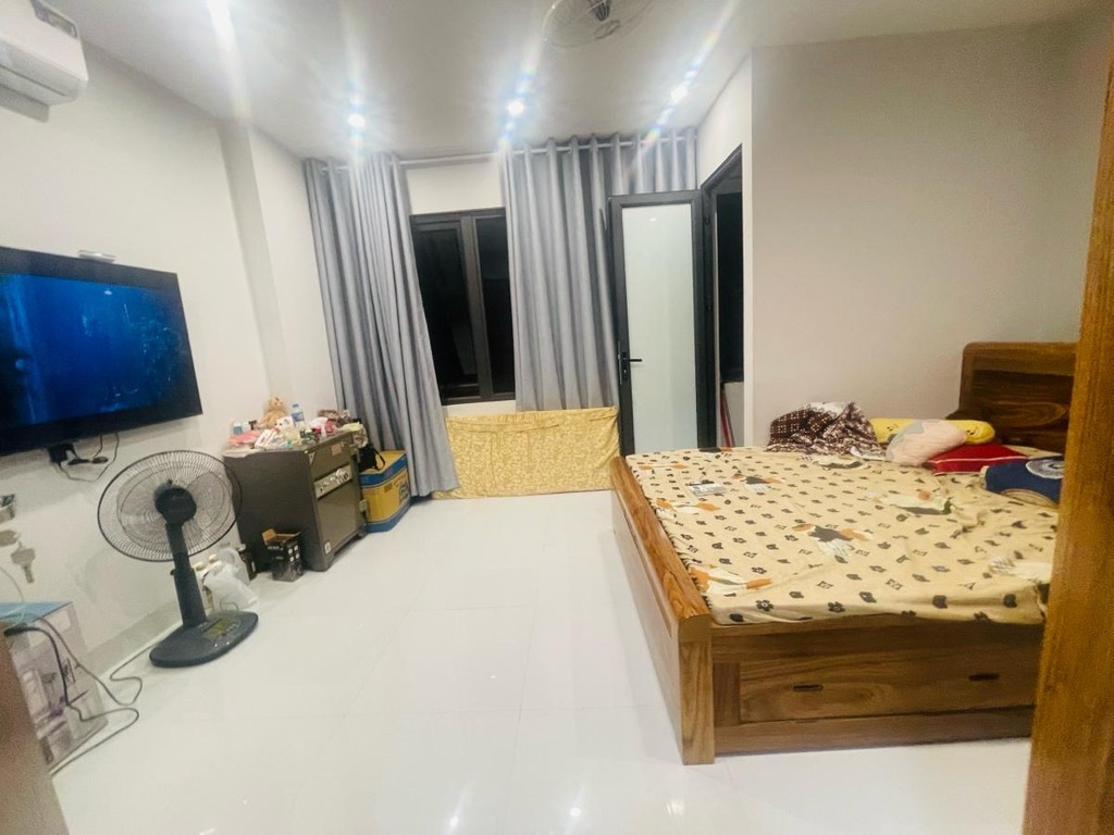 Bán nhà Trần Quý Cáp - diện tích 25.3m2 4 tầng - Lô góc, mặt ngõ kinh doanh - giá 11 tỷ