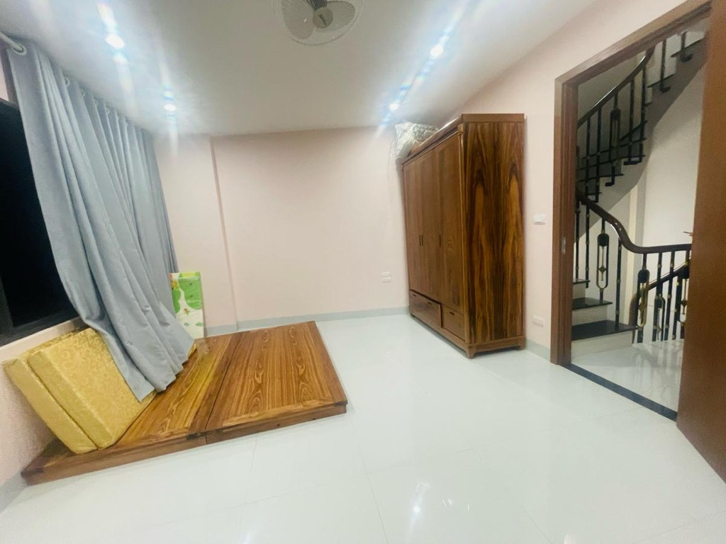 Bán nhà Trần Quý Cáp - diện tích 25.3m2 4 tầng - Lô góc, mặt ngõ kinh doanh - giá 11 tỷ