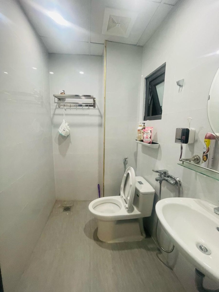 Bán nhà Trần Quý Cáp - diện tích 25.3m2 4 tầng - Lô góc, mặt ngõ kinh doanh - giá 11 tỷ