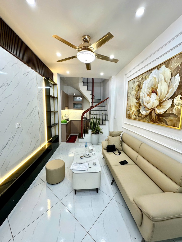 Bán nhà Minh Khai - 18m2 x 5 tầng - 2 mặt thoáng - 50m ra phố - giá 5,5 tỷ