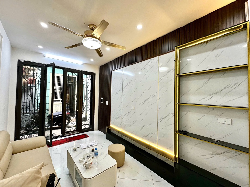 Bán nhà Minh Khai - 18m2 x 5 tầng - 2 mặt thoáng - 50m ra phố - giá 5,5 tỷ
