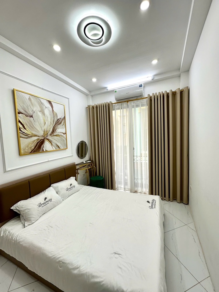 Bán nhà Minh Khai - 18m2 x 5 tầng - 2 mặt thoáng - 50m ra phố - giá 5,5 tỷ