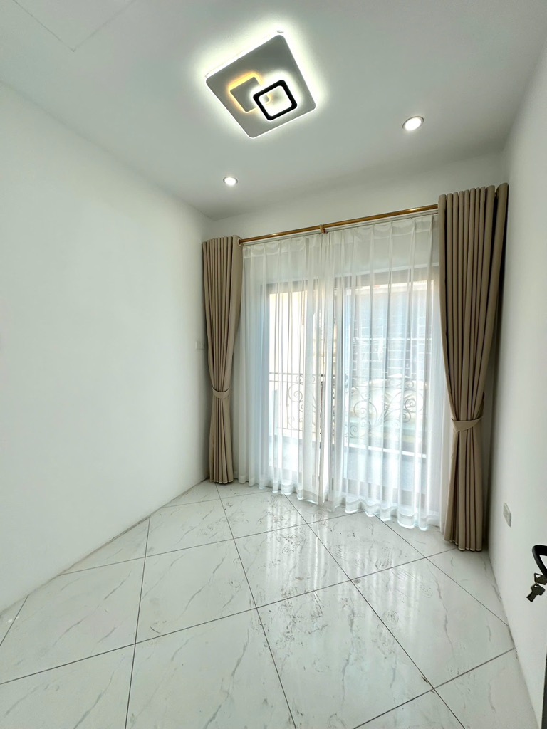 Bán nhà Minh Khai - 18m2 x 5 tầng - 2 mặt thoáng - 50m ra phố - giá 5,5 tỷ