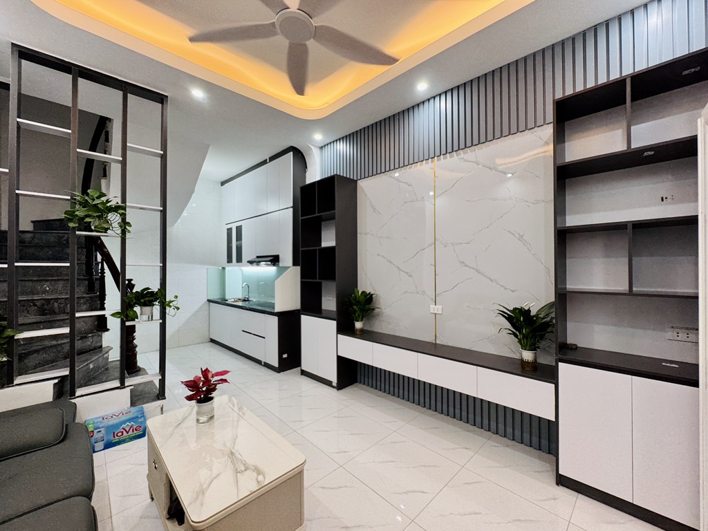 Bán nhà Nguyễn Đức Cảnh - 23m2 5 tầng - gần Ô TÔ - giá 5.x tỷ