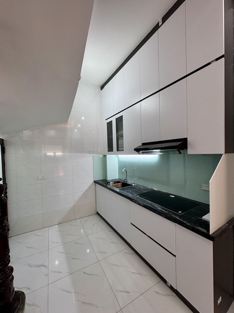 Bán nhà Nguyễn Đức Cảnh - 23m2 5 tầng - gần Ô TÔ - giá 5.x tỷ