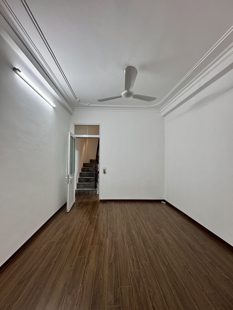 Bán nhà Nguyễn Đức Cảnh - 23m2 5 tầng - gần Ô TÔ - giá 5.x tỷ