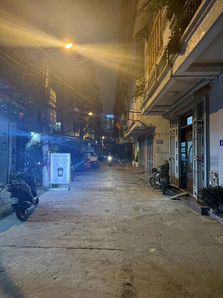 Bán nhà Trương Định - diện tích 57.4m2 5 tầng - Ô TÔ - KINH DOANH - giá 18,4 tỷ