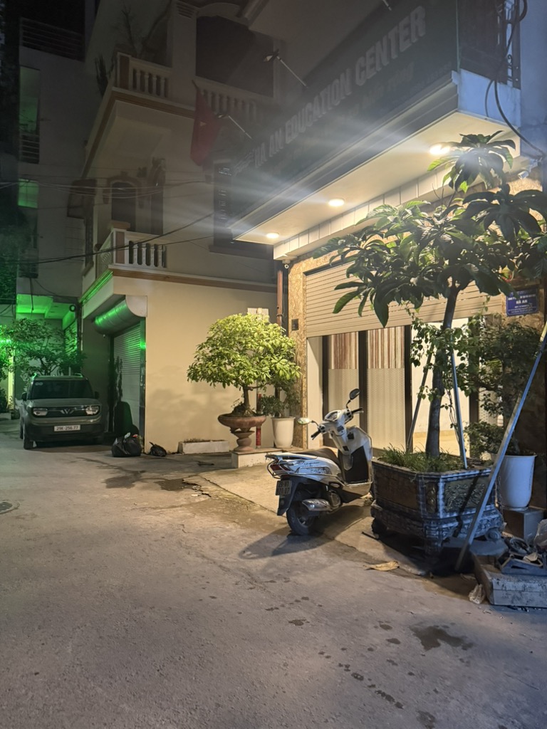 Bán nhà Trương Định - diện tích 57.4m2 5 tầng - Ô TÔ - KINH DOANH - giá 18,4 tỷ