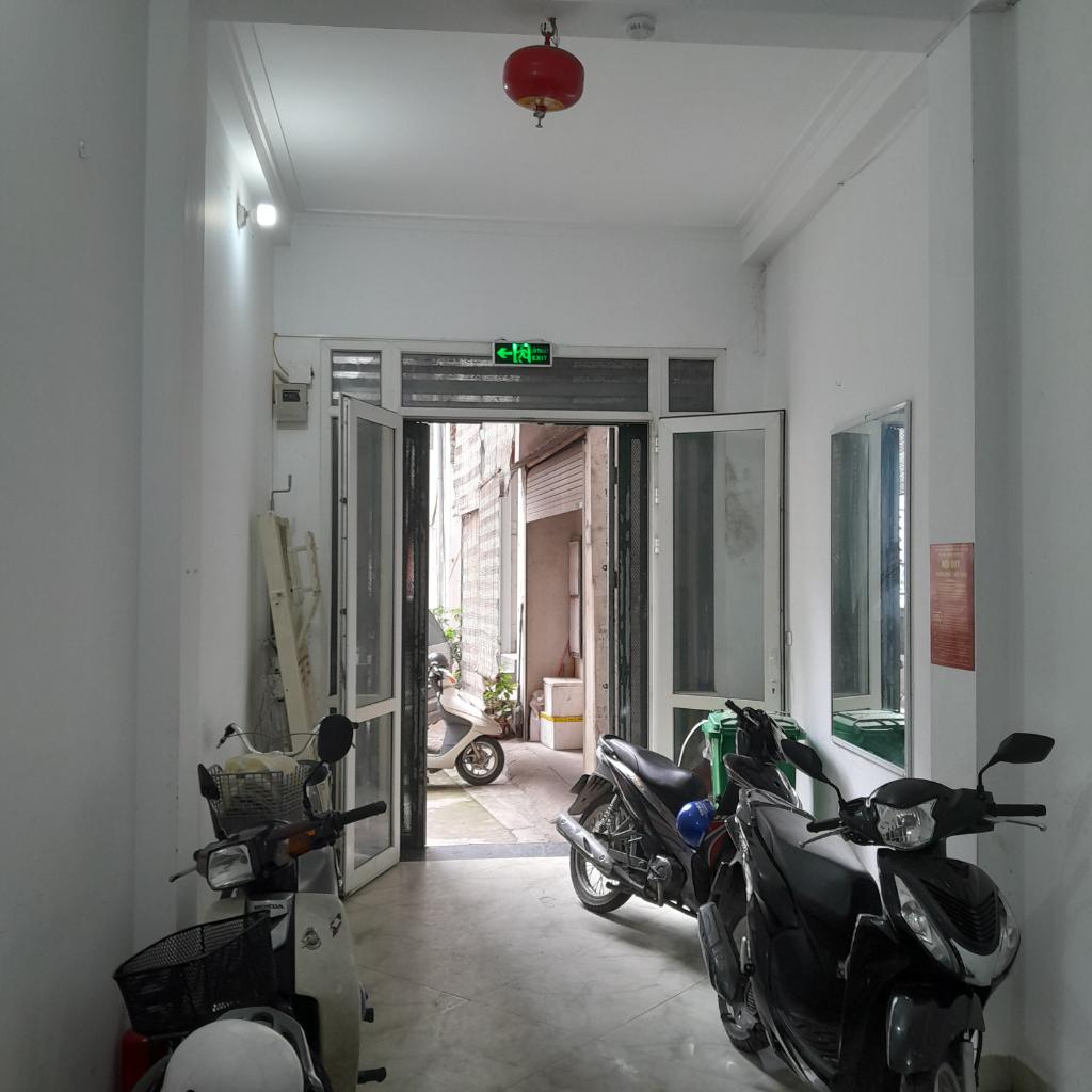 Bán nhà Giảng Võ - diện tích 55.8m2 5 tầng - ô tô đỗ cửa - giá 22,8 tỷ