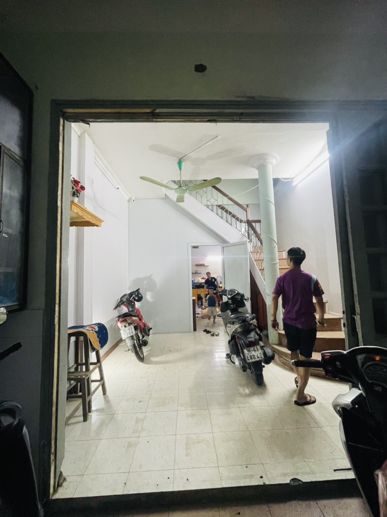 Bán nhà  Kim Ngưu - 40m2 x 4 tầng - mặt tiền 4m - gần phố - giá 6,25 tỷ