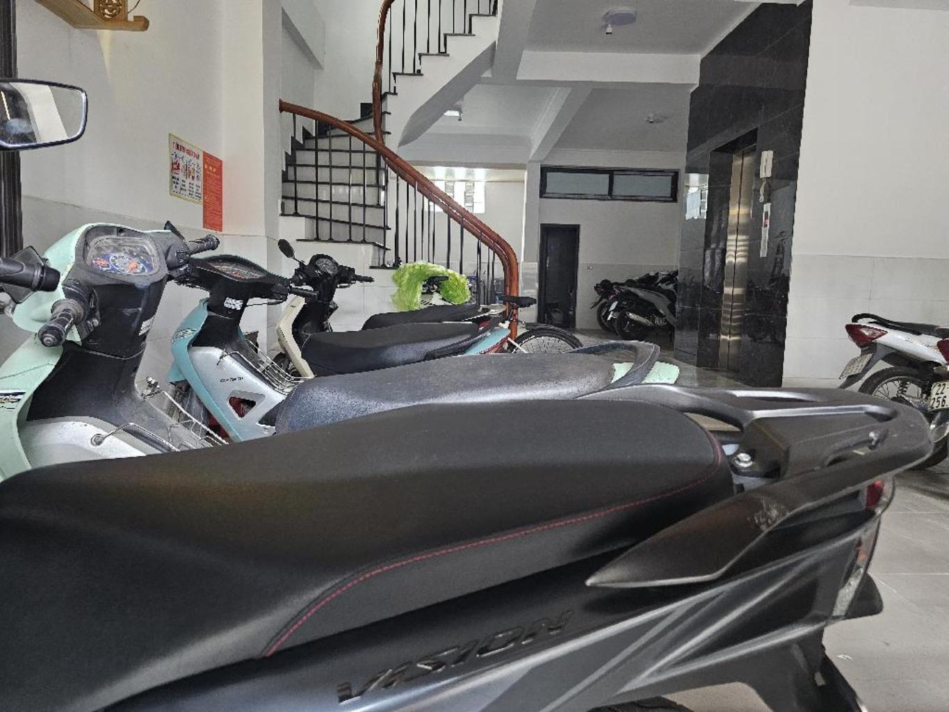 Bán nhà Lĩnh Nam - diện tích 90m2 6 tầng - Thang máy - giá 18,6 tỷ