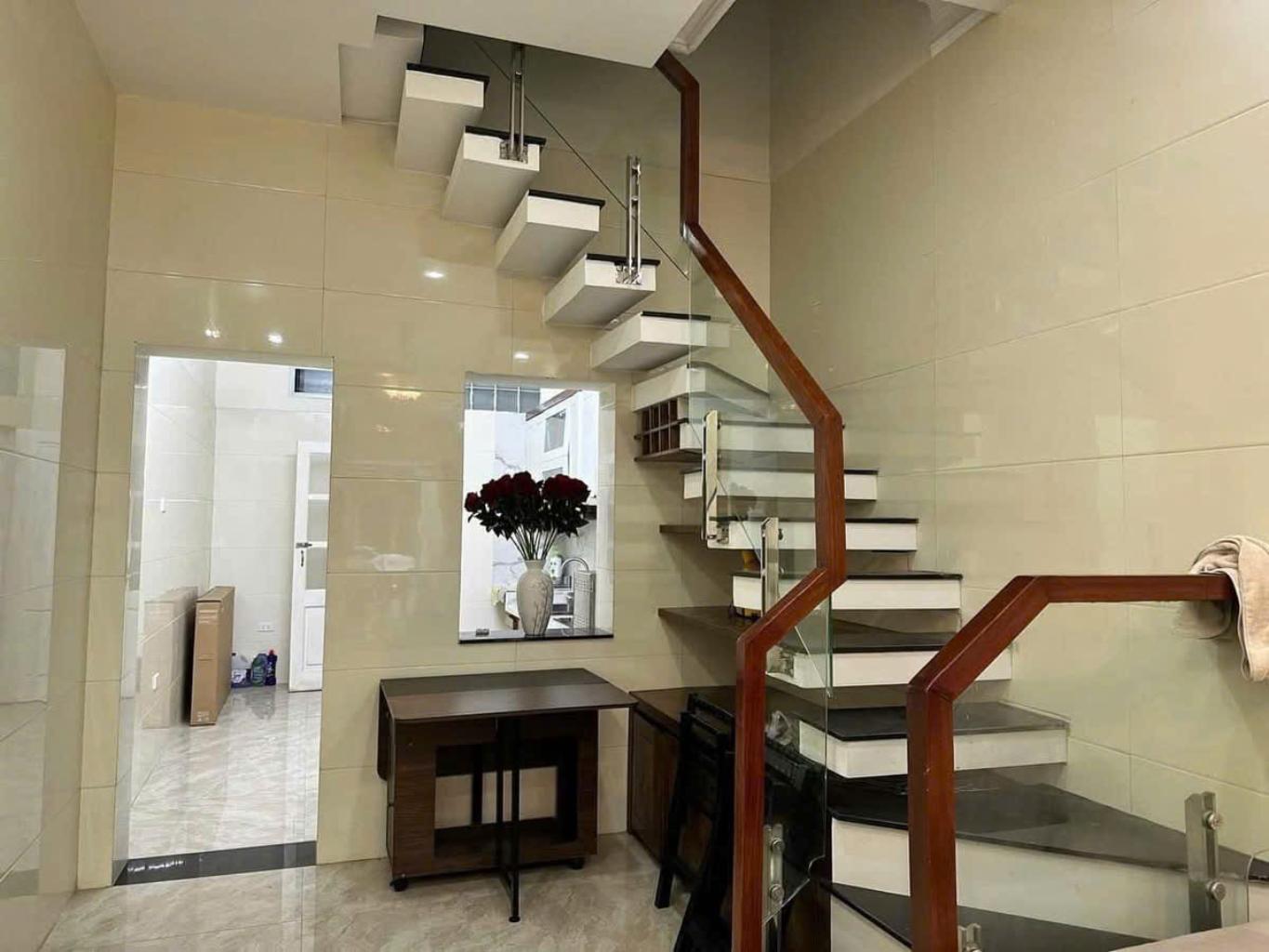 Bán nhà Lò Đúc - diện tích 48.6m2 3 tầng - Ô Tô - giá 10,0 tỷ