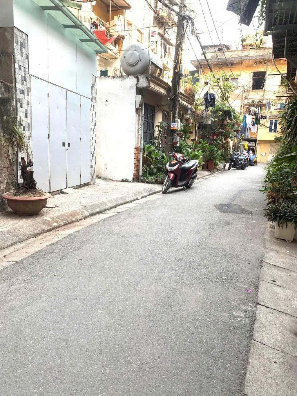 Bán nhà Lò Đúc - diện tích 48.6m2 3 tầng - Ô Tô - giá 10,0 tỷ