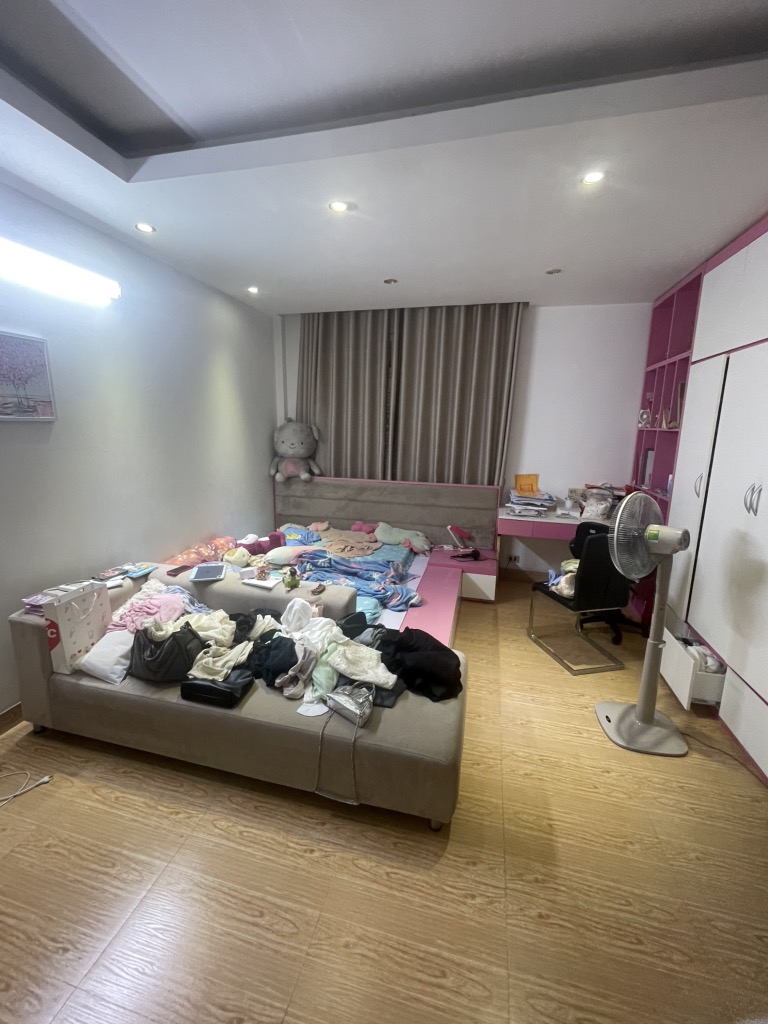 Bán nhà Nguyễn Ái Quốc - diện tích 40m2 4 tầng - ô tô đỗ cửa - giá 18 tỷ