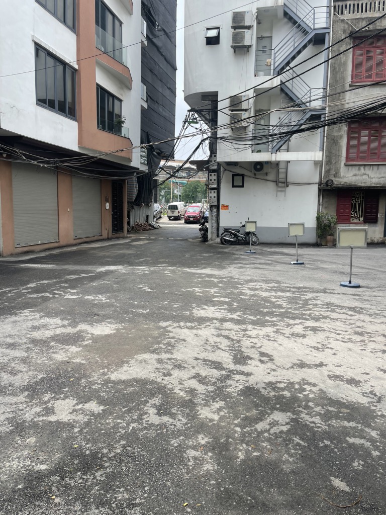 Bán nhà Nguyễn Ái Quốc - diện tích 40m2 4 tầng - ô tô đỗ cửa - giá 18 tỷ