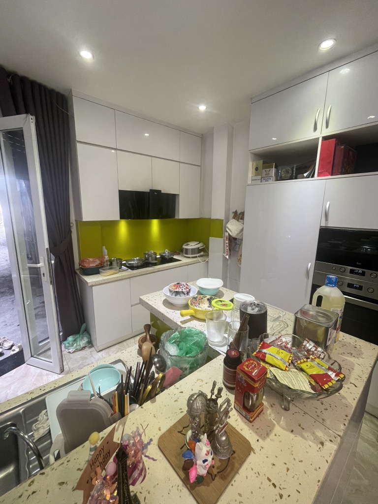 Bán nhà Nguyễn Ái Quốc - diện tích 40m2 4 tầng - ô tô đỗ cửa - giá 18 tỷ