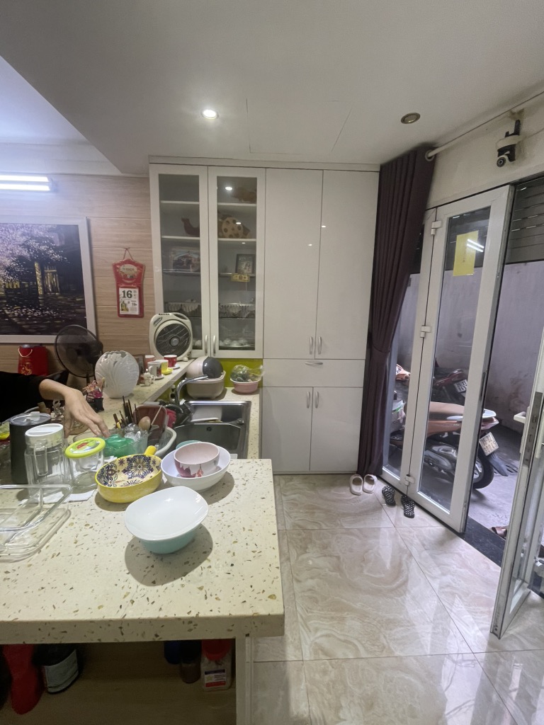 Bán nhà Nguyễn Ái Quốc - diện tích 40m2 4 tầng - ô tô đỗ cửa - giá 18 tỷ