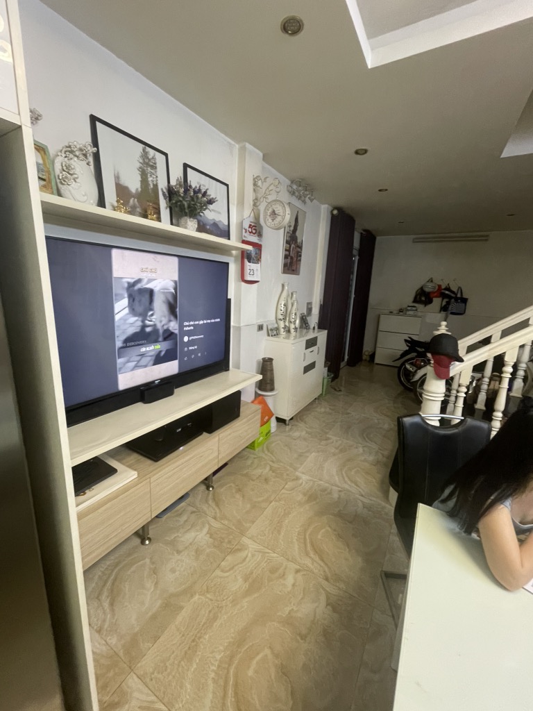 Bán nhà Nguyễn Ái Quốc - diện tích 40m2 4 tầng - ô tô đỗ cửa - giá 18 tỷ