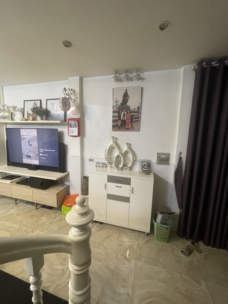 Bán nhà Nguyễn Ái Quốc - diện tích 40m2 4 tầng - ô tô đỗ cửa - giá 18 tỷ