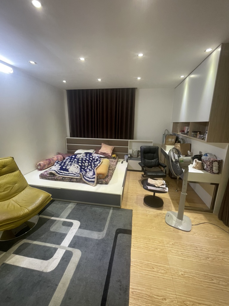 Bán nhà Nguyễn Ái Quốc - diện tích 40m2 4 tầng - ô tô đỗ cửa - giá 18 tỷ