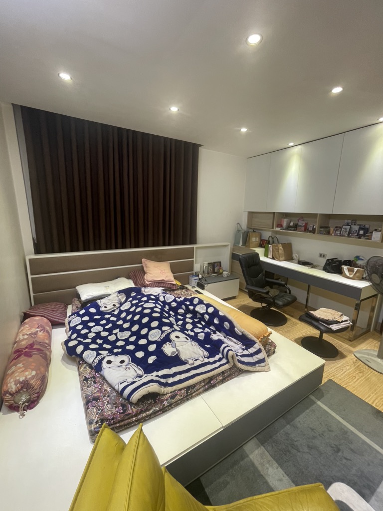 Bán nhà Nguyễn Ái Quốc - diện tích 40m2 4 tầng - ô tô đỗ cửa - giá 18 tỷ