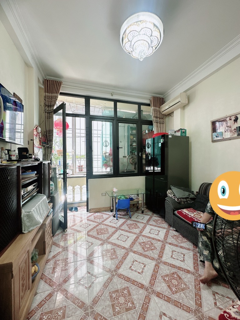 Bán nhà Tân Mai - diện tích 18m2 4 tầng - Ô TÔ QUA - giá 9,5 tỷ