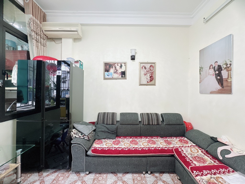 Bán nhà Tân Mai - diện tích 18m2 4 tầng - Ô TÔ QUA - giá 9,5 tỷ