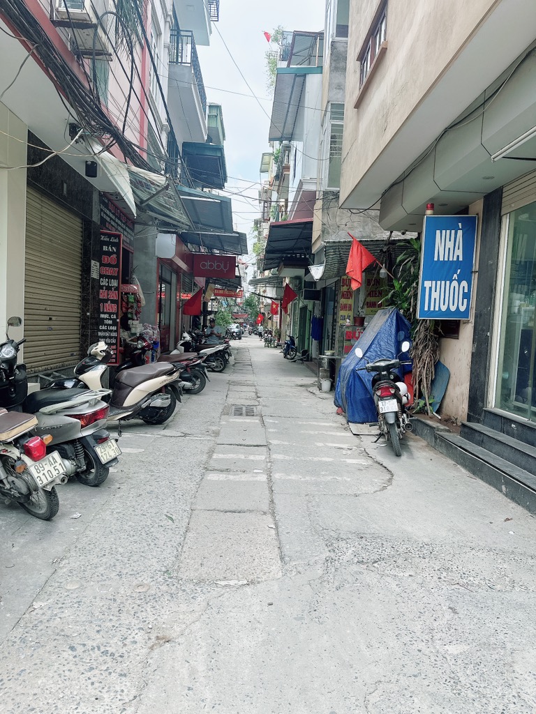 Bán nhà Tân Mai - diện tích 18m2 4 tầng - Ô TÔ QUA - giá 9,5 tỷ