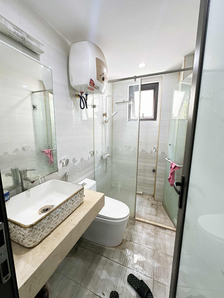 Bán nhà Minh Khai - 39m2 - 5 tầng - lô góc, ô tô đỗ cửa, nhà dân xây - nhỉnh 8 tỷ