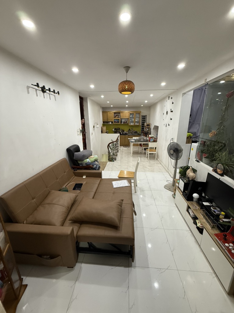 Bán nhà TT Nam Đồng - diện tích 43m2 4 tầng - nhà đẹp hiếm có - giá 6,8 tỷ