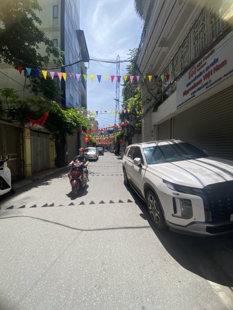 Bán nhà Minh Khai - diện tích 71,5m2 6 tầng - ô tô tránh - giá 20 tỷ