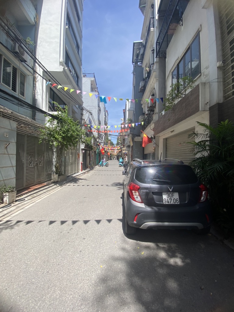 Bán nhà Minh Khai - diện tích 71,5m2 6 tầng - ô tô tránh - giá 20 tỷ