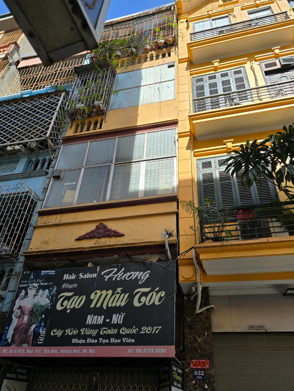 Bán nhà Tân Mai - diện tích 12m2 4 tầng - ô tô tránh - giá 3,8 tỷ