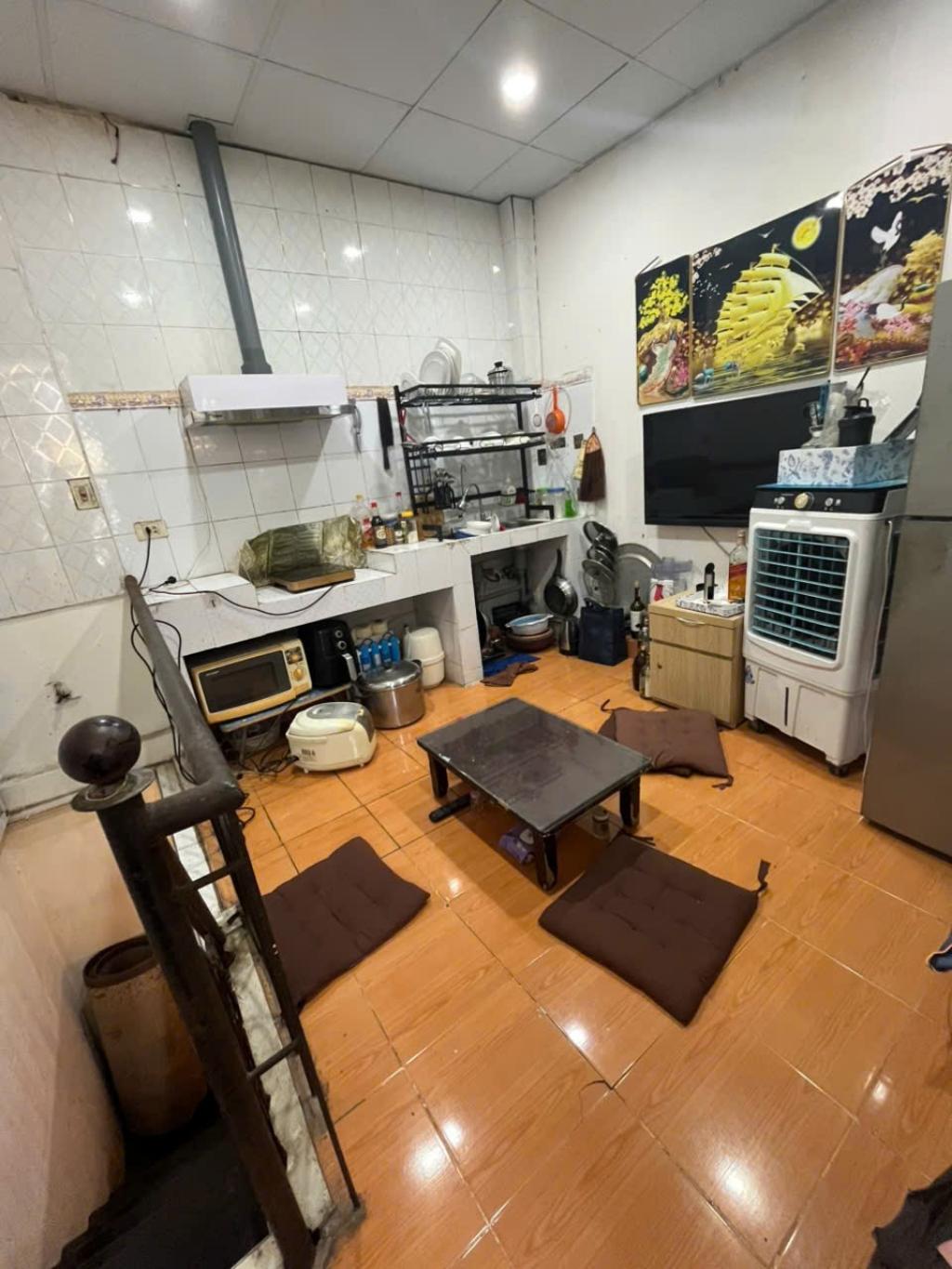 Bán nhà Tân Mai - diện tích 12m2 4 tầng - ô tô tránh - giá 3,8 tỷ