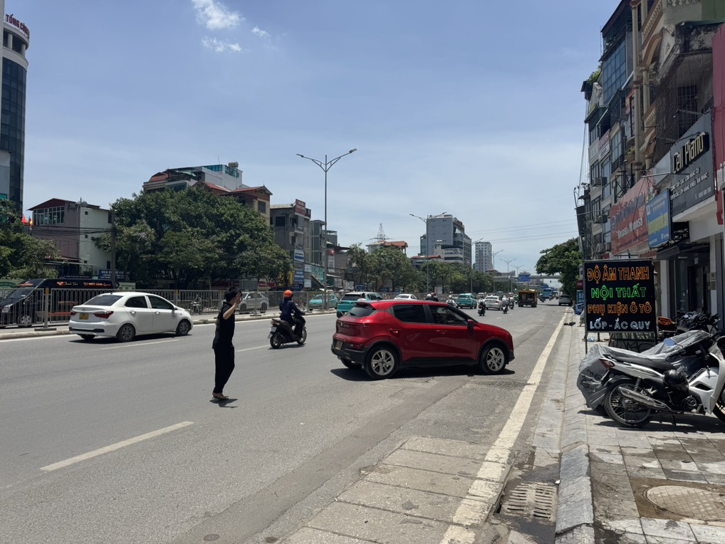 Bán nhà Giải Phóng - diện tích 20.6m2 4 tầng - Mặt đường kinh doanh sầm uất - giá 7,8 tỷ