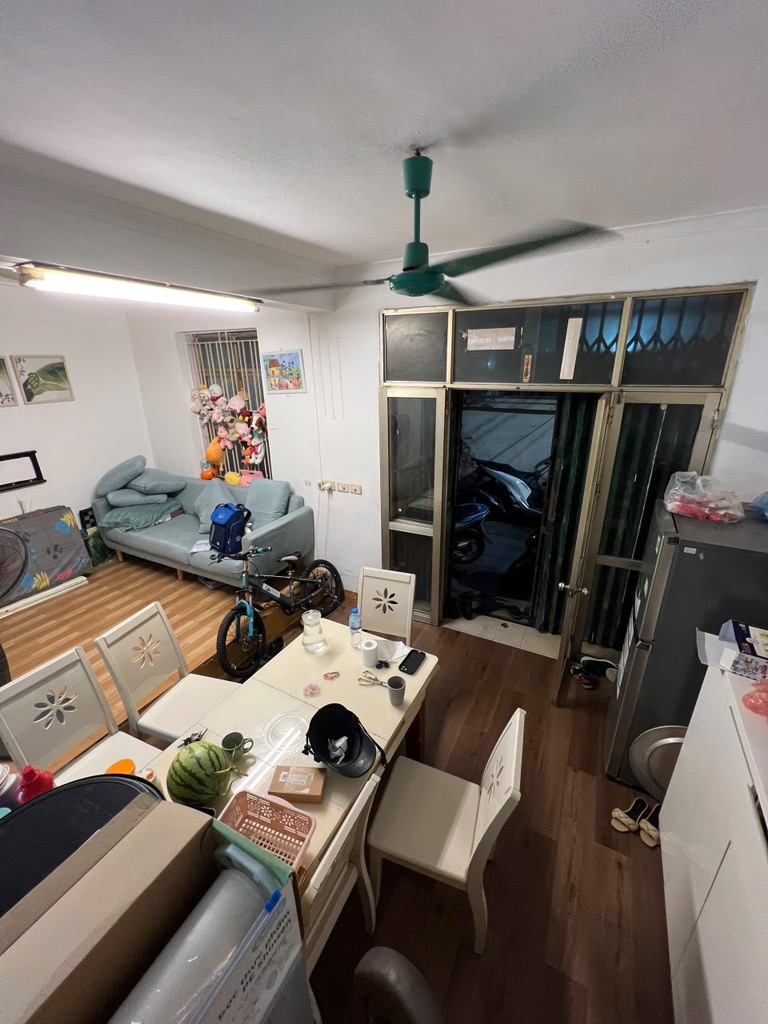 Bán nhà Kim Liên - diện tích 27.3m2 2 tầng - Nhà cũ, ngõ thông - giá 3,3 tỷ