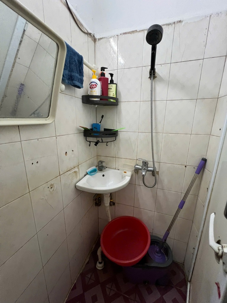 Bán nhà Kim Liên - diện tích 27.3m2 2 tầng - Nhà cũ, ngõ thông - giá 3,3 tỷ