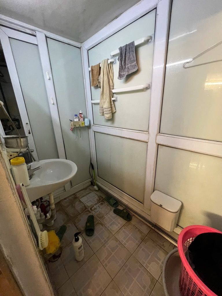 Bán nhà Kim Liên - diện tích 27.3m2 2 tầng - Nhà cũ, ngõ thông - giá 3,3 tỷ