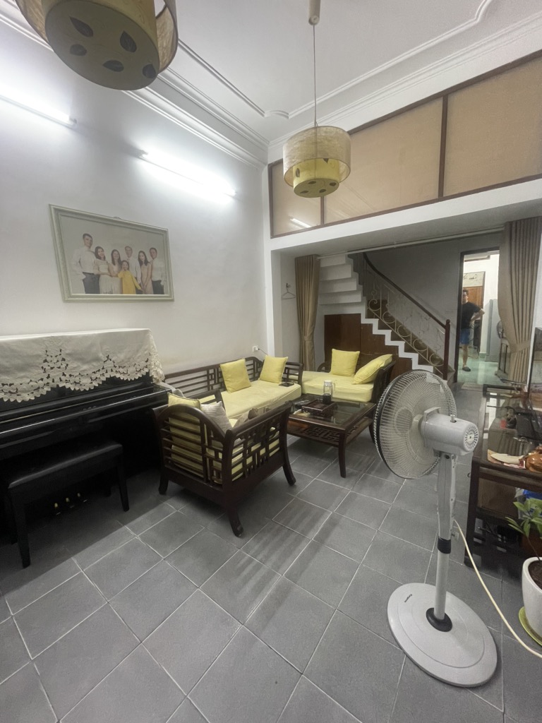 Bán nhà Tây Sơn - diện tích 51.3m2 3 tầng - ô tô đỗ ngày đêm - giá 18,5 tỷ