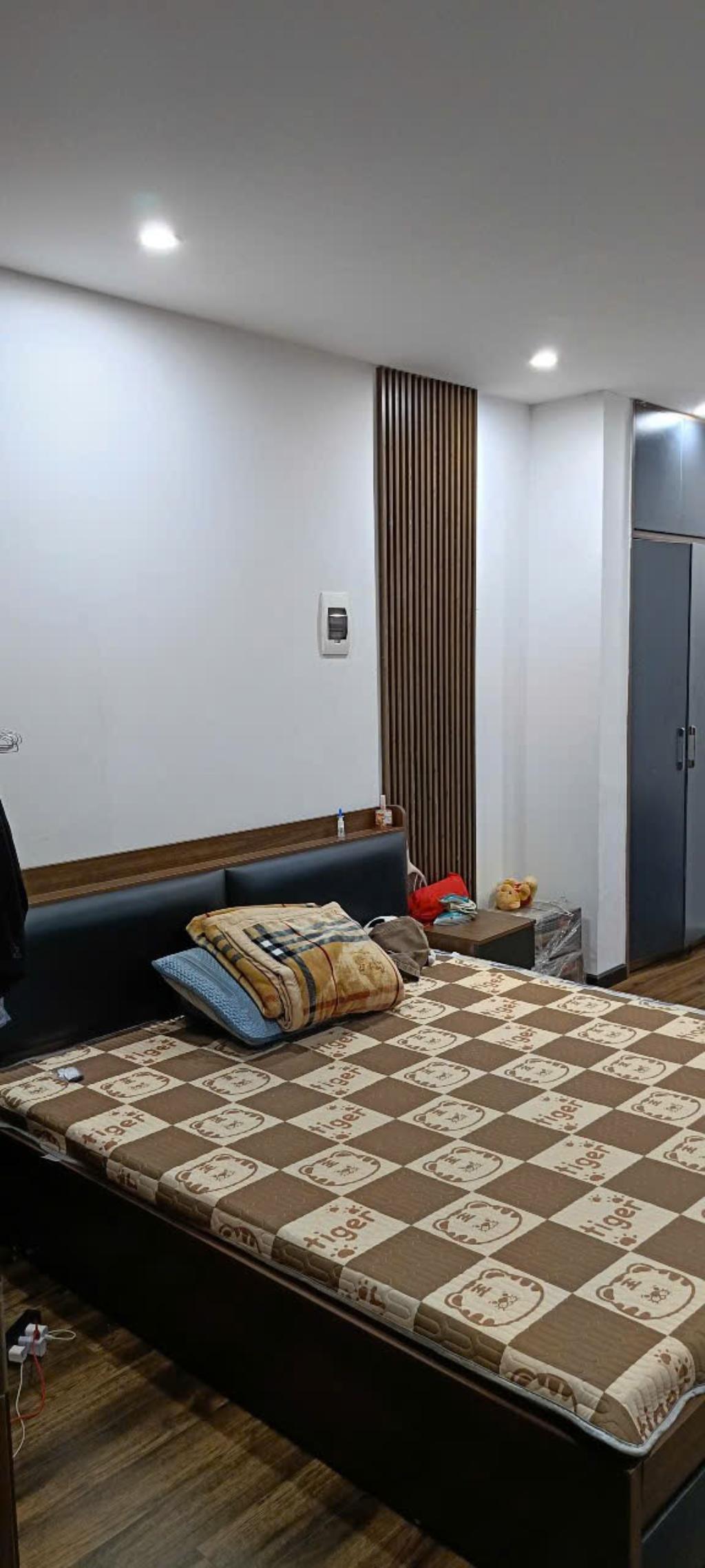 Bán nhà Chợ Khâm Thiên - diện tích 38,4m2 4 tầng - Nhà đẹp 3 thoáng - giá 8,2 tỷ