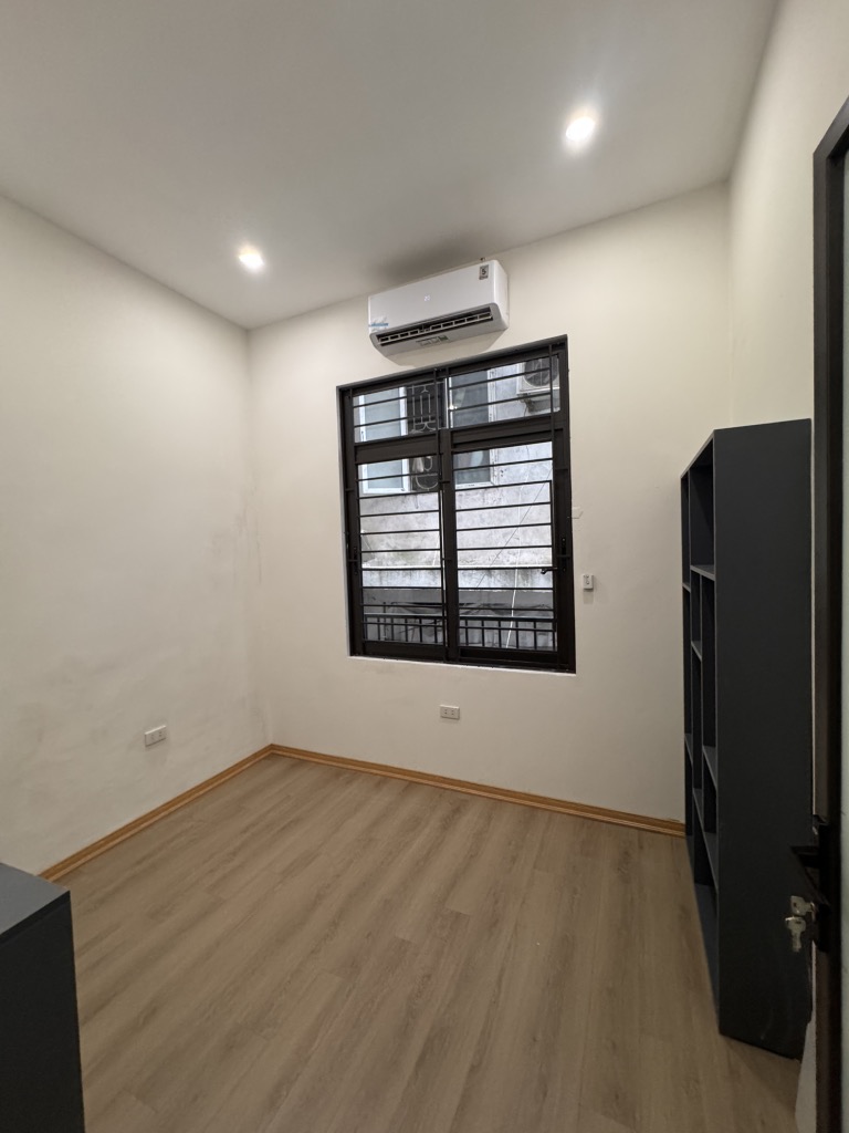 Bán nhà Minh Khai giá 2,7 tỷ - 15,5m2 x4 tầng full nội thất - gần Times City