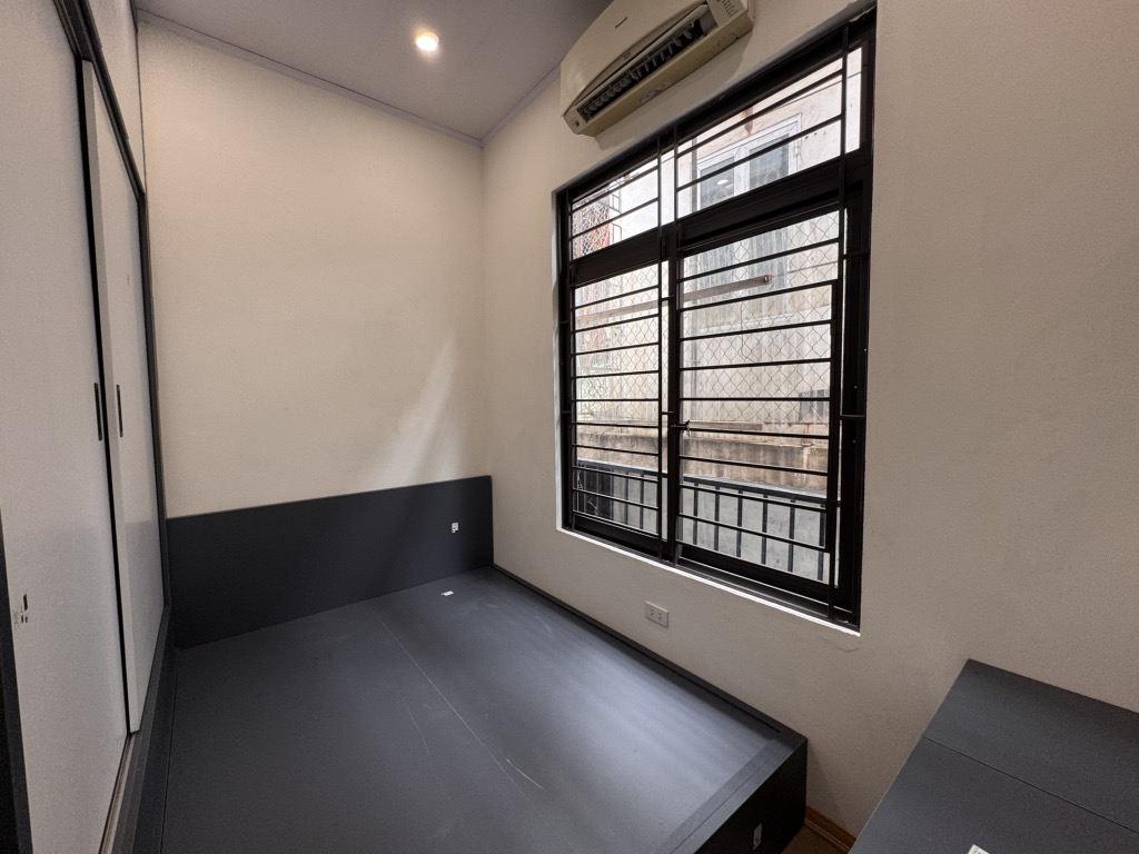 Bán nhà Minh Khai giá 2,7 tỷ - 15,5m2 x4 tầng full nội thất - gần Times City