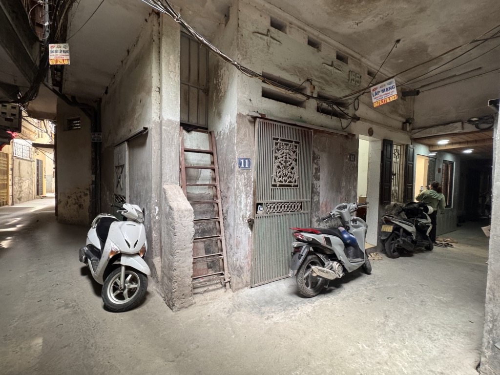 Bán nhà Minh Khai giá 2,7 tỷ - 15,5m2 x4 tầng full nội thất - gần Times City