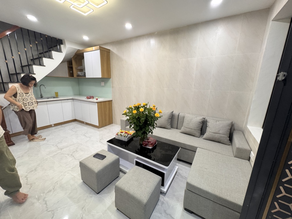 Bán nhà Minh Khai 4,4 tỷ - 23m2 x 5 tầng full nội thất - gần Times City