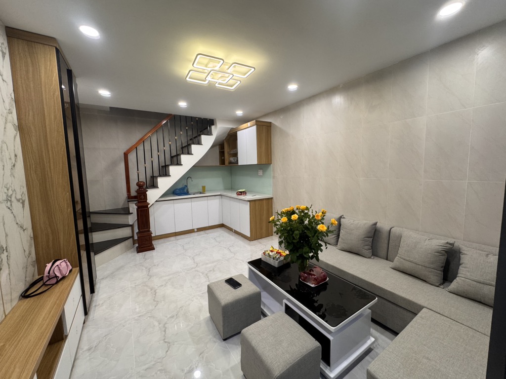 Bán nhà Minh Khai 4,4 tỷ - 23m2 x 5 tầng full nội thất - gần Times City