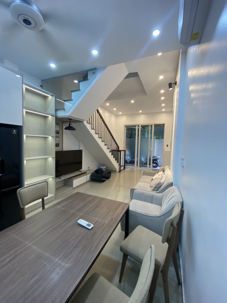 Bán nhà Ngõ Quỳnh - 32m2 4 tầng - ngõ thông - nở hậu - giá 7,55 tỷ