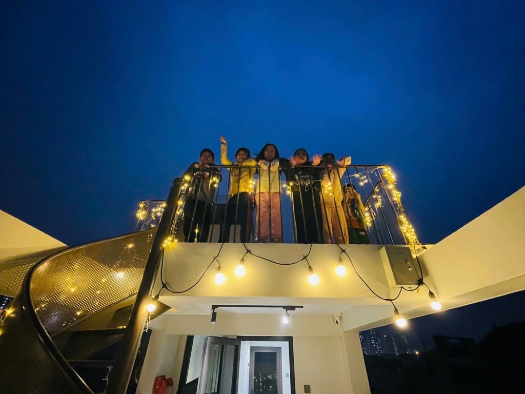 Bán nhà Hưng Phúc - diện tích 54,8m2 5 tầng - ô tô đỗ cửa - giá 11,8 tỷ