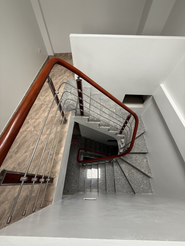 Bán nhà Kim Ngưu - 29m2 x4 tầng lô góc 2 thoáng - cách mặt phố 20m - giá 6,9 tỷ