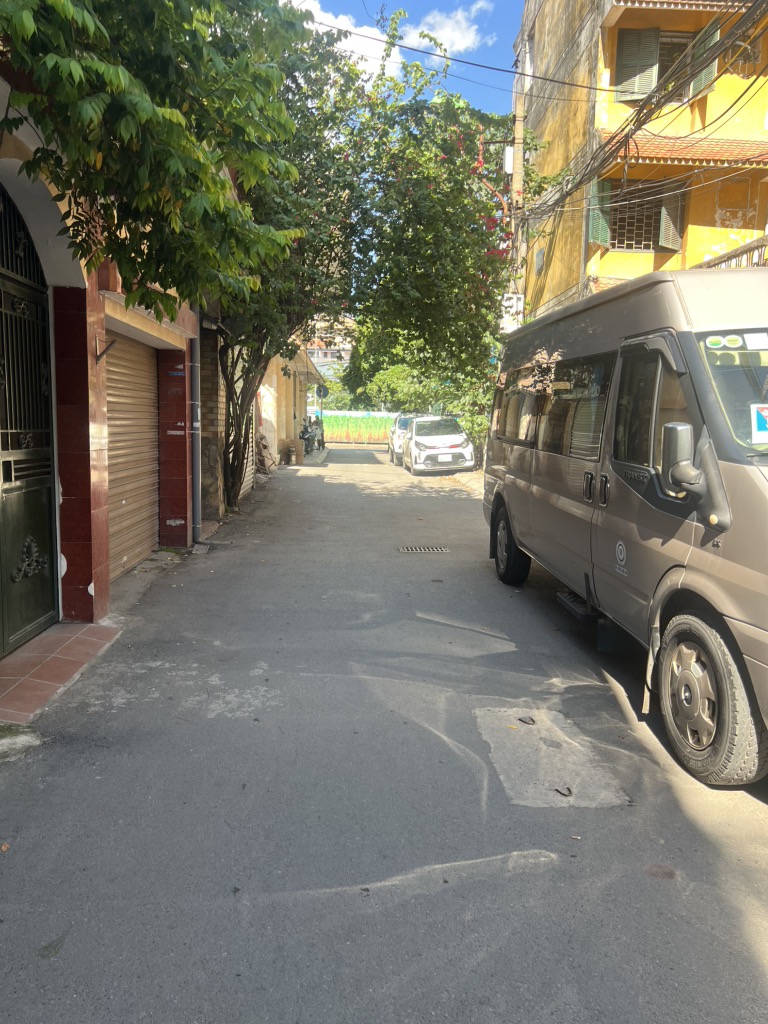 Bán nhà Giải Phóng - diện tích 95m2 1 tầng - ô tô tránh - giá 6,5 tỷ